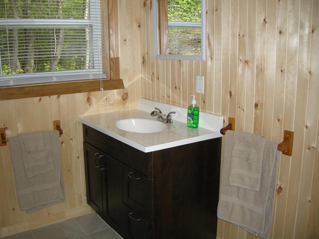 Chalet Des Noisetiers Tadoussac Zimmer foto